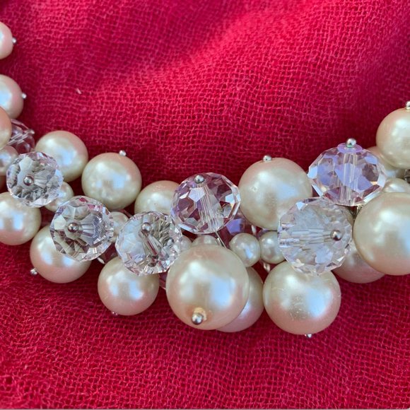 Pearl & Glass Bead Necklace & Matching Earrings - Picture 5 of 6